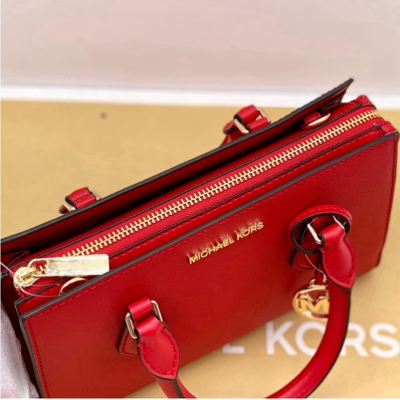 Michael Kors Small Sheila Center Zip Satchel Crossbody Bag Red - Picture 10 of 16